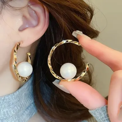 Elegent Big Pearl Geometric Stud Earring